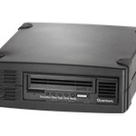 Quantum LTO-5 HH SAS HBA Bundle - Bandlaufwerk - LTO Ultrium ( 1.5 TB / 3 TB ) TC-L52BN-EZ